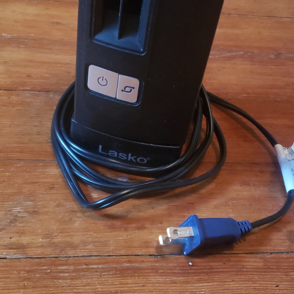 Stand up, oscillating tower fan